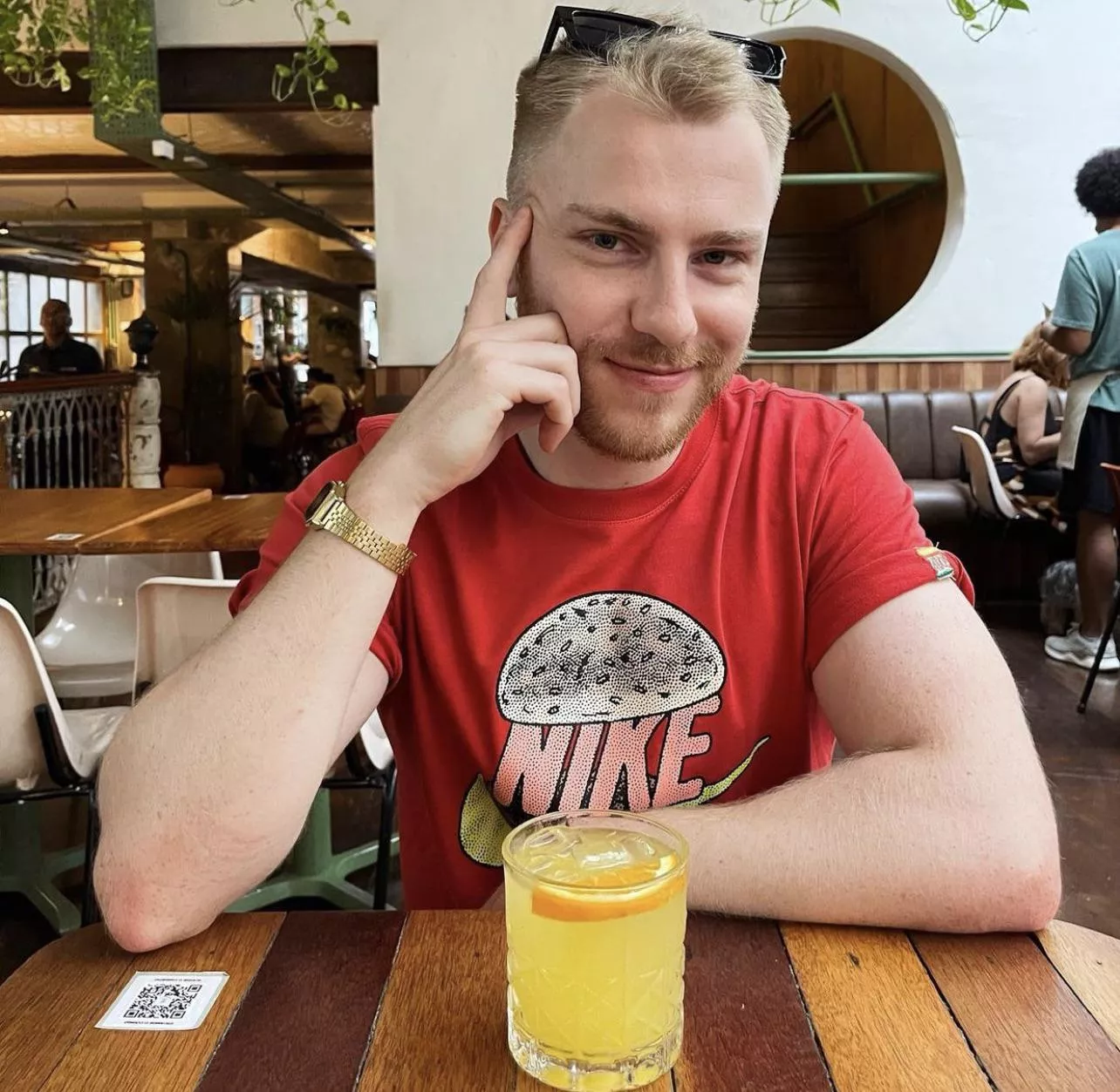 Hmmm I don’t know why, but I’m sure smiles make you days perfect….. Hmmm I don’t know why, but I’m sure smiles make you days perfect…..