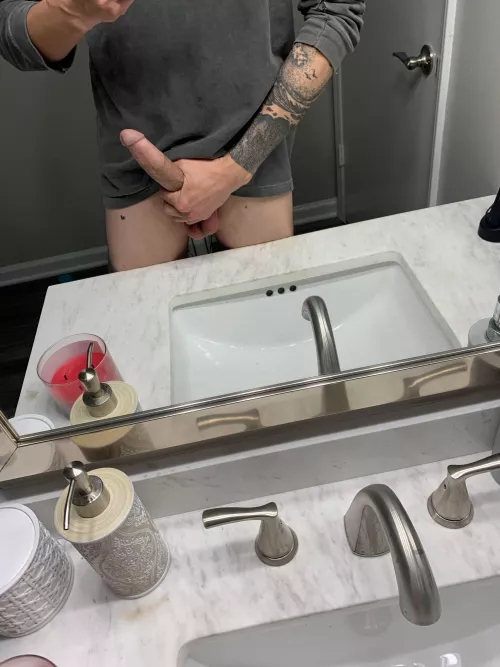 hop in the shower w me💦