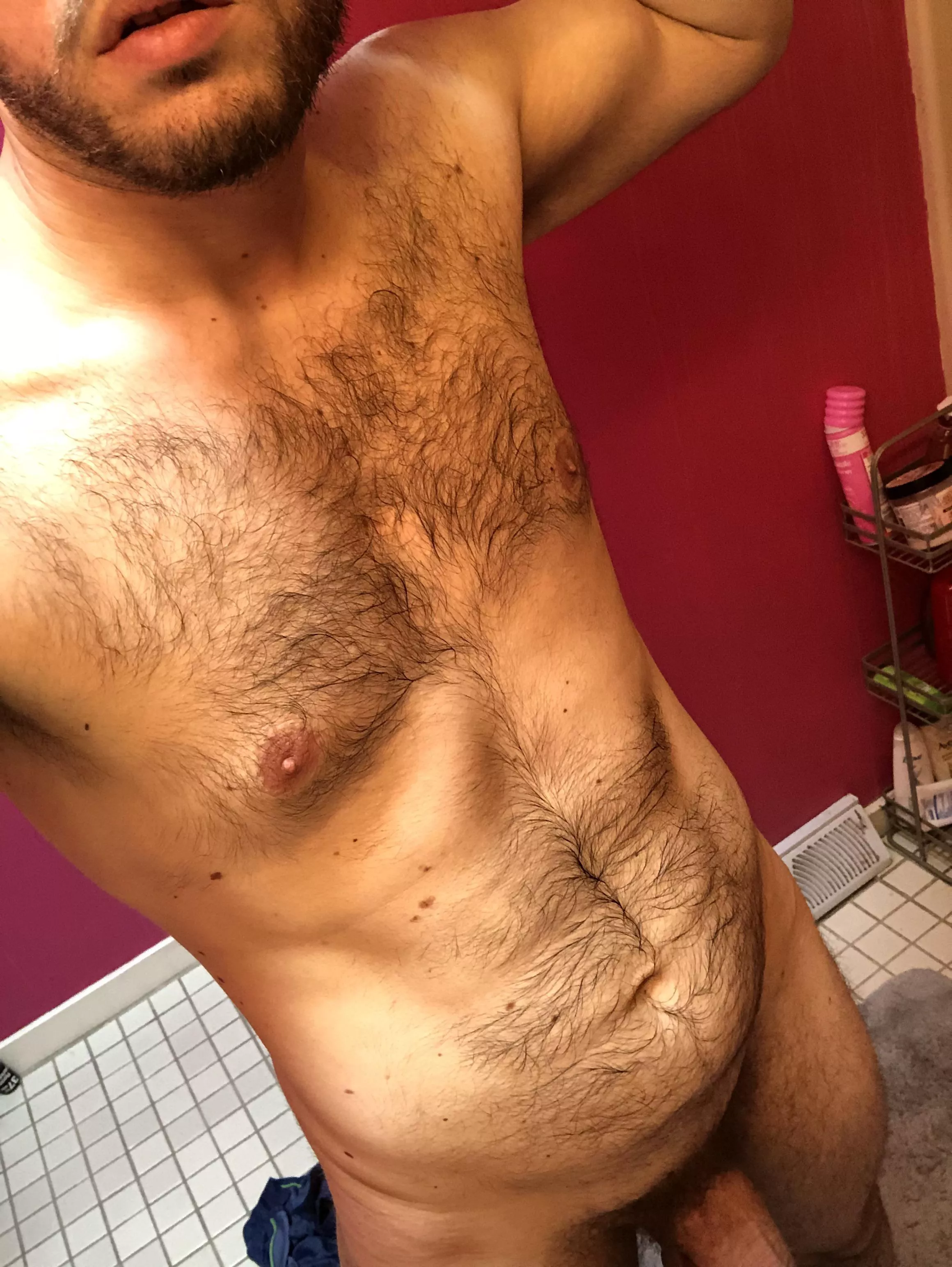 Hope you enjoy my hairy abs 😜