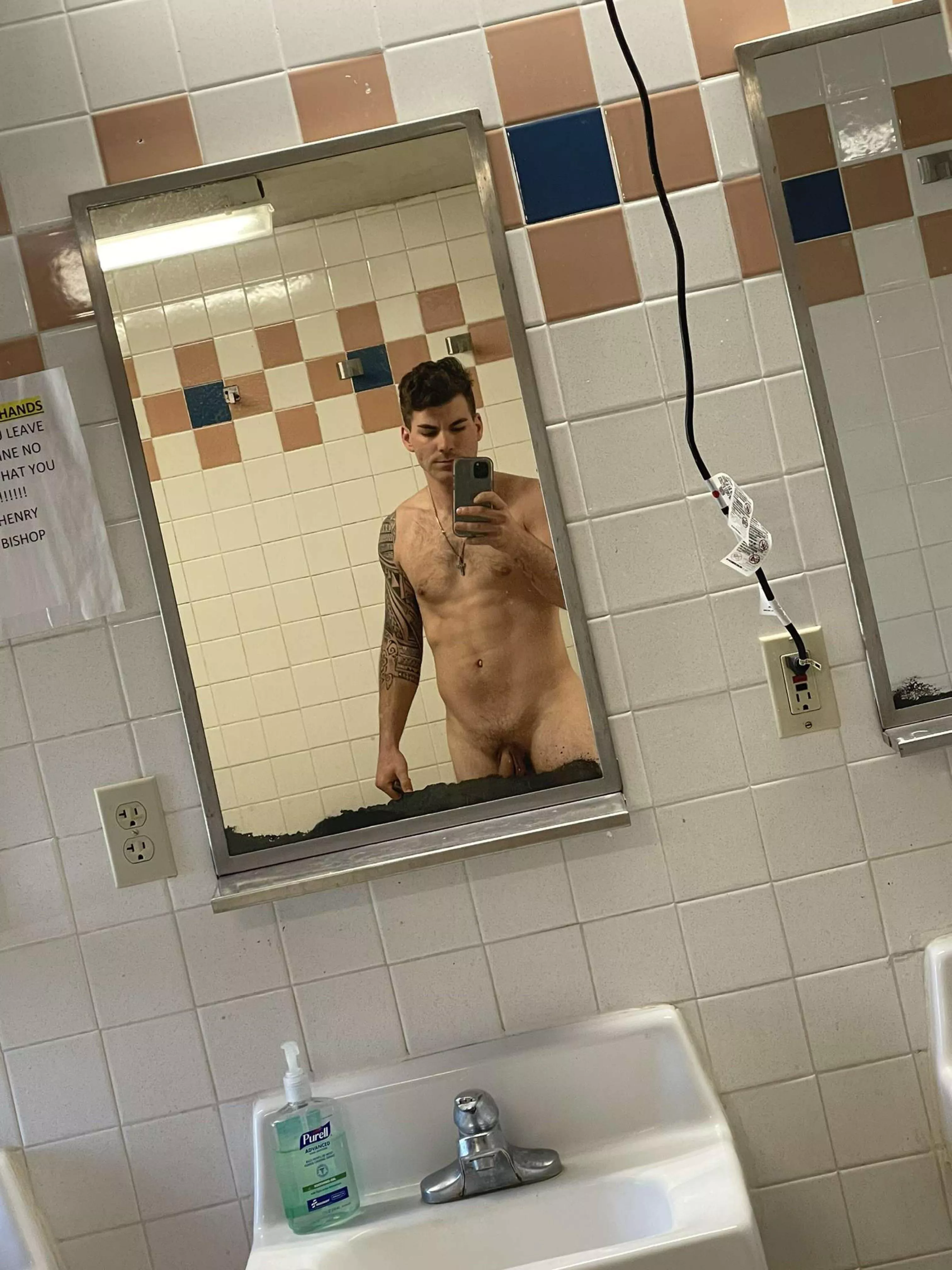 Hope you're having a good Monday! 😏😉