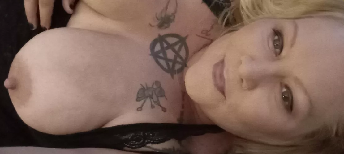 HOT MILF 🔥 WANT TO PLAY?