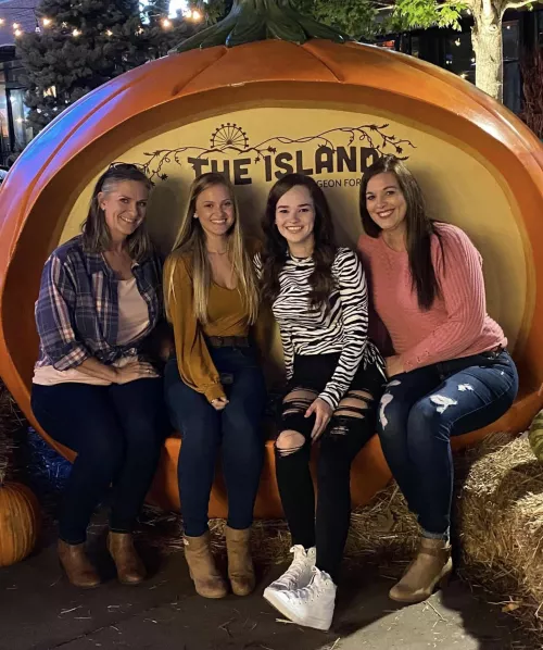 Hot moms and their sexy daughters…who’s your pick?