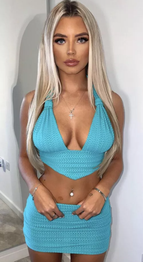 )( Hourglass Bimbo ⌛️