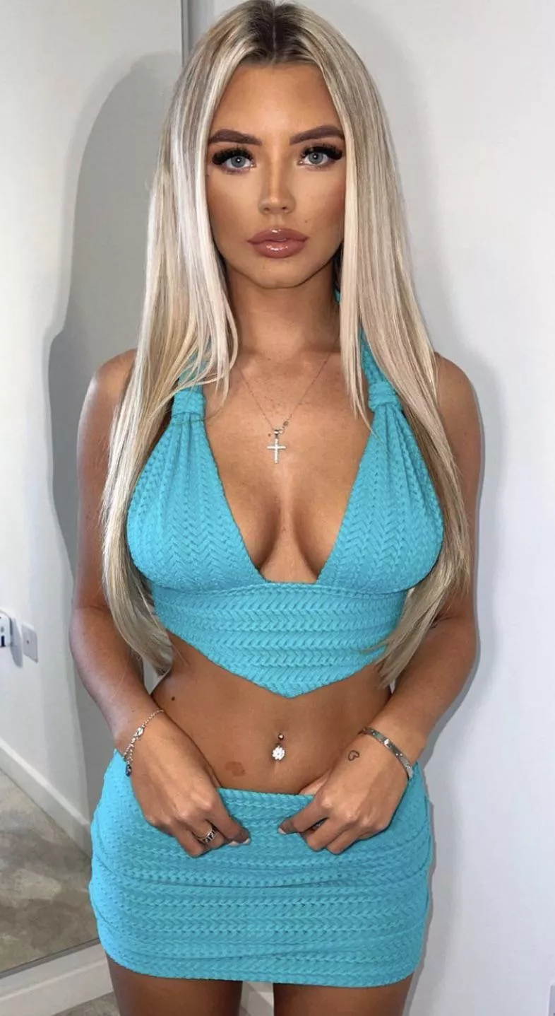 )( Hourglass Bimbo ⌛️