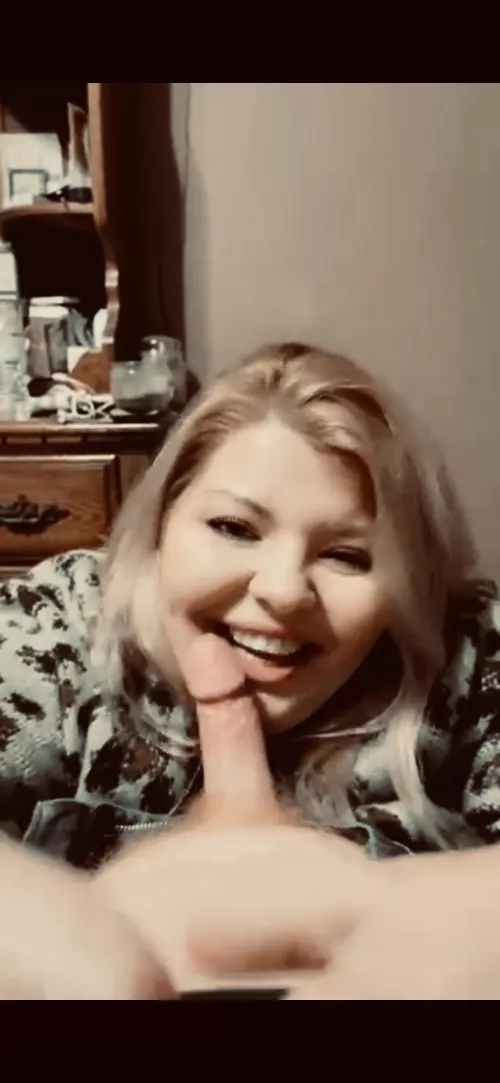 How could you not be this happy with that in your face, he’s perfect 😍