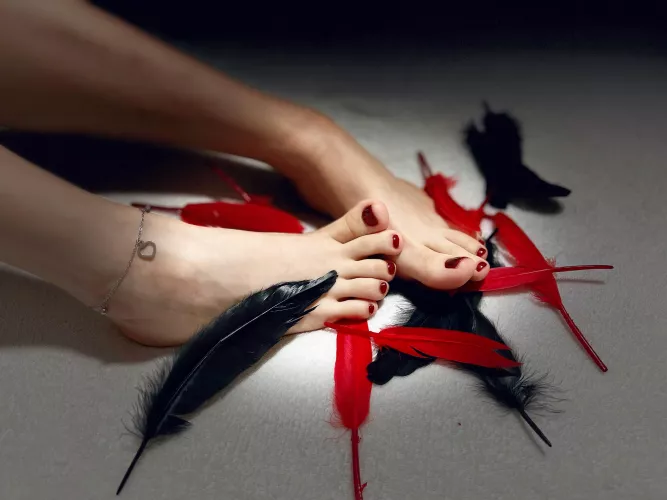 How do you like my new pedi? 😏