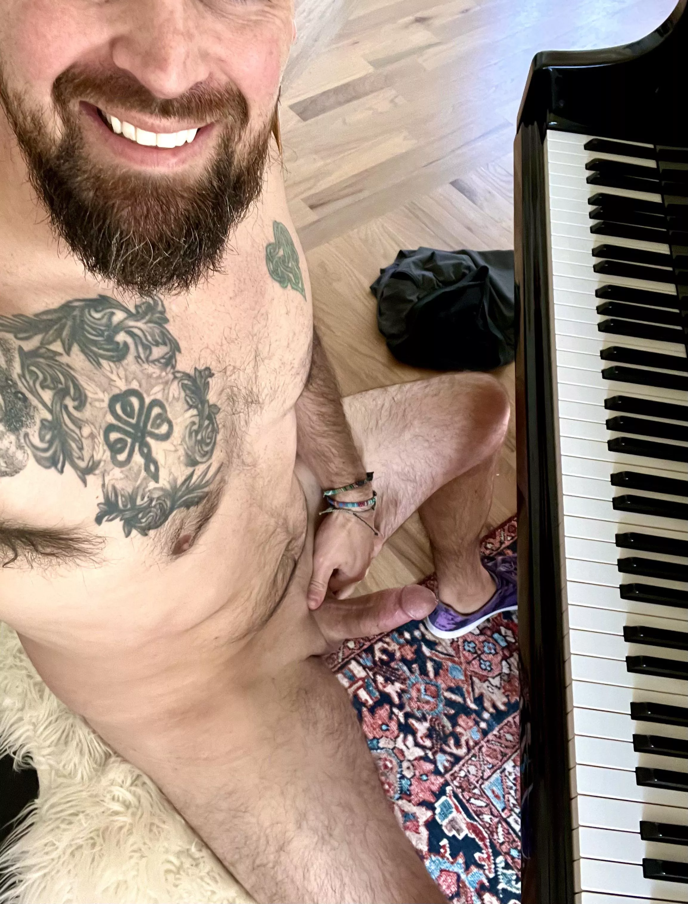 How do you play this thing? How do you play this thing?