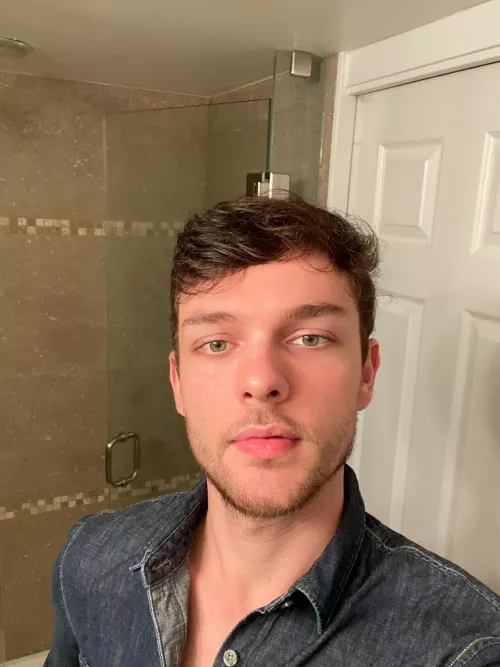 How old do you think I am? And whatโs my nationality?