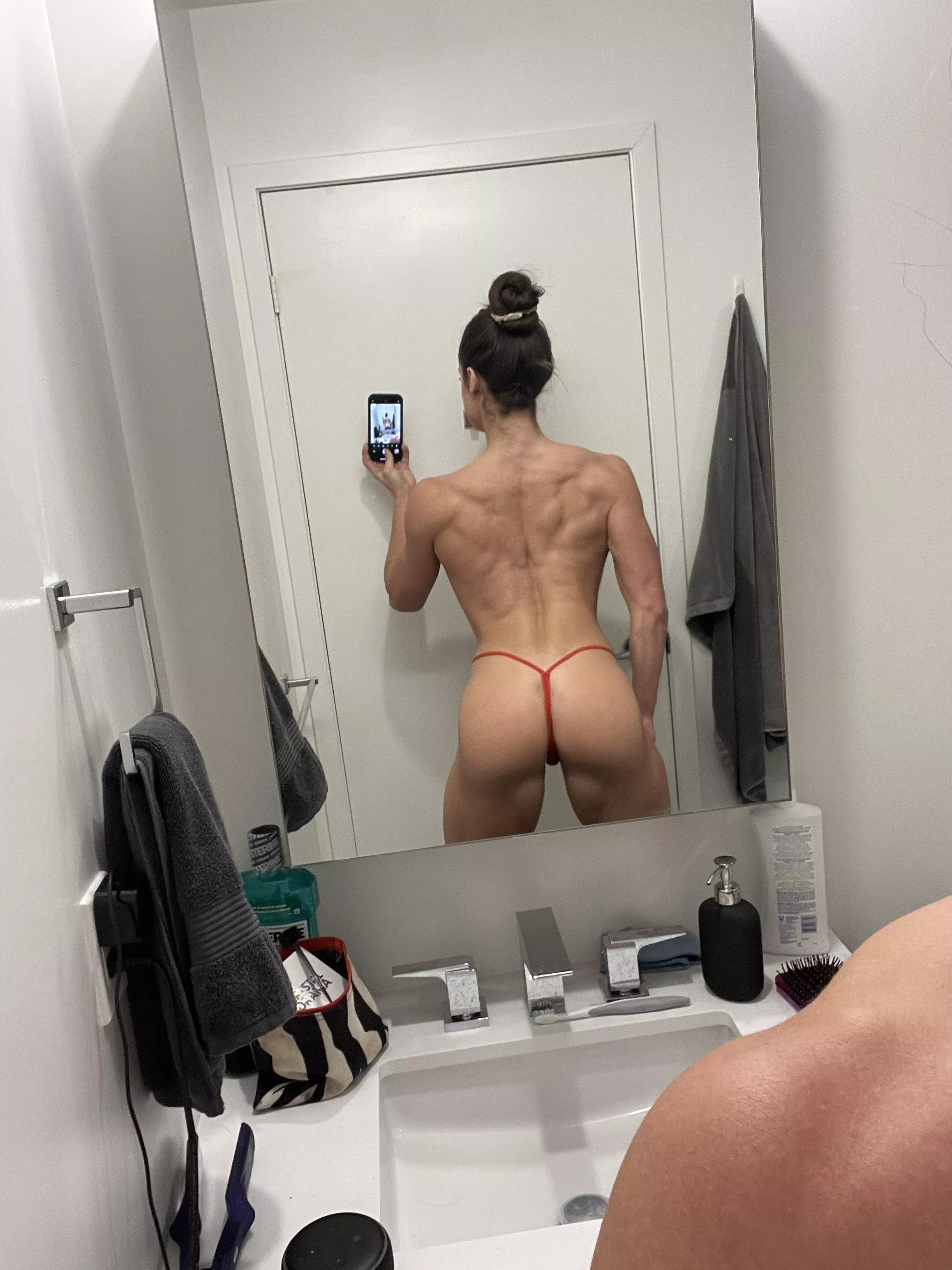 How’s my back pose coming along?