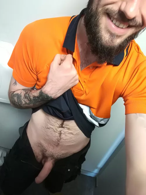 how's my beard? 🤔 26M