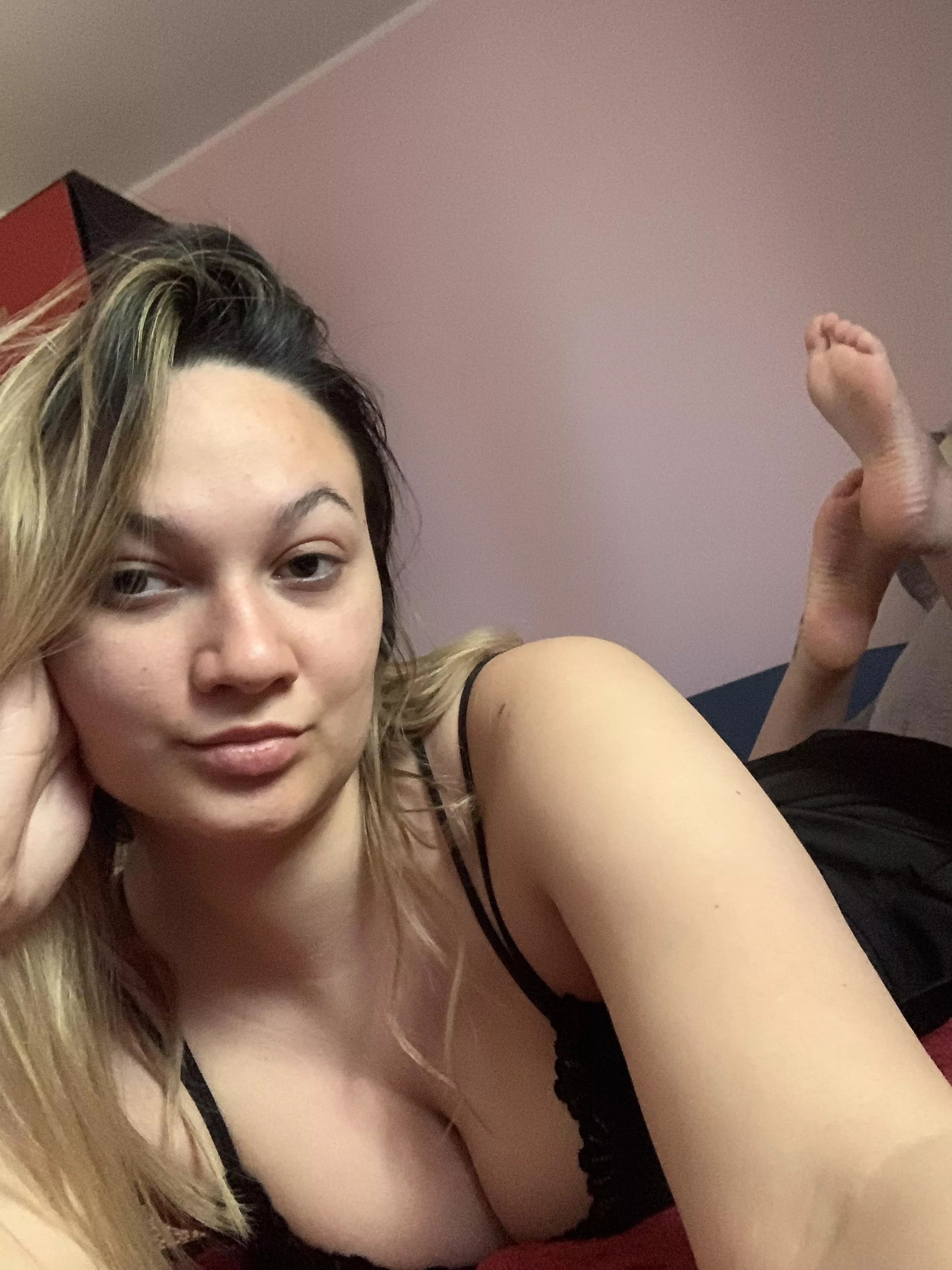 How’s my cleavage?🤤