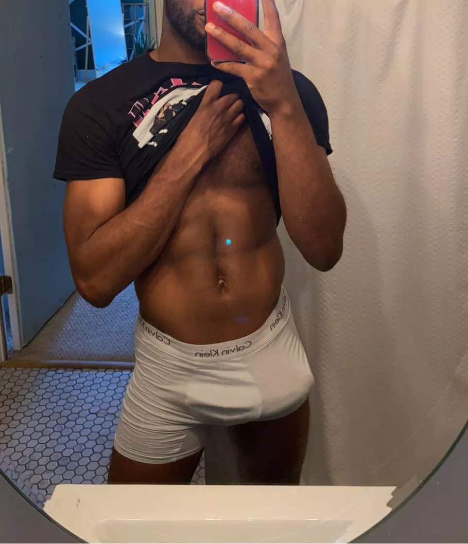 how’s the bulge? ;)