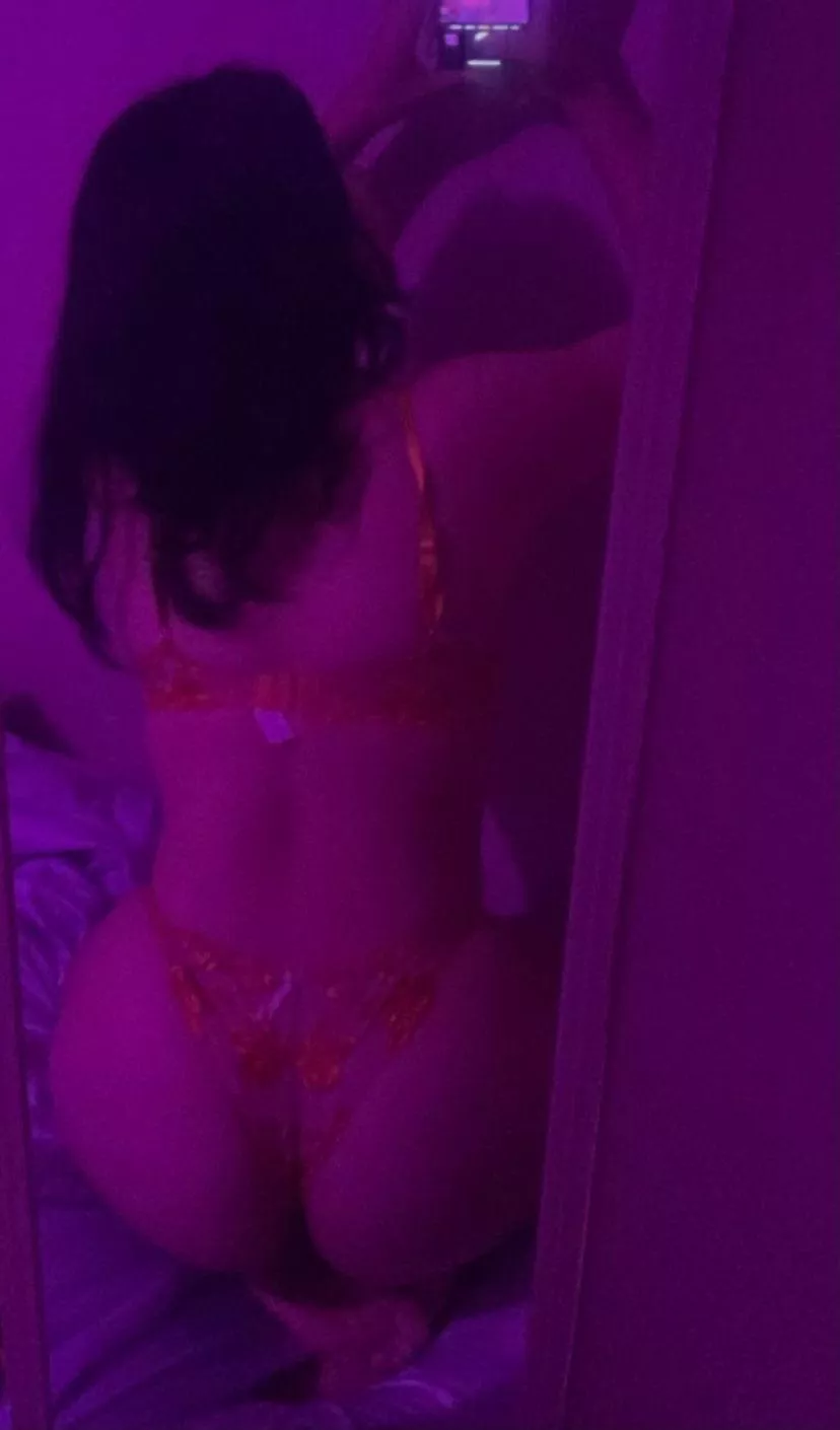 I am horny asf rn 💦