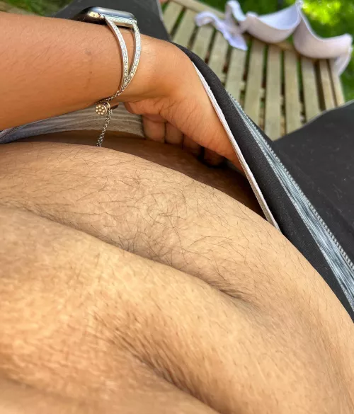 I am so horny right now I can’t keep my hands off my dripping pussy… 💦💦