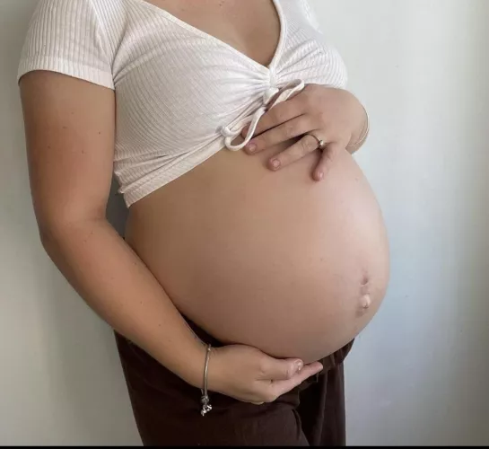 I am so nervous to post my naked pic on here… u think i should do it? 💗 Pls be honest dont want to be embarrassed 🙈