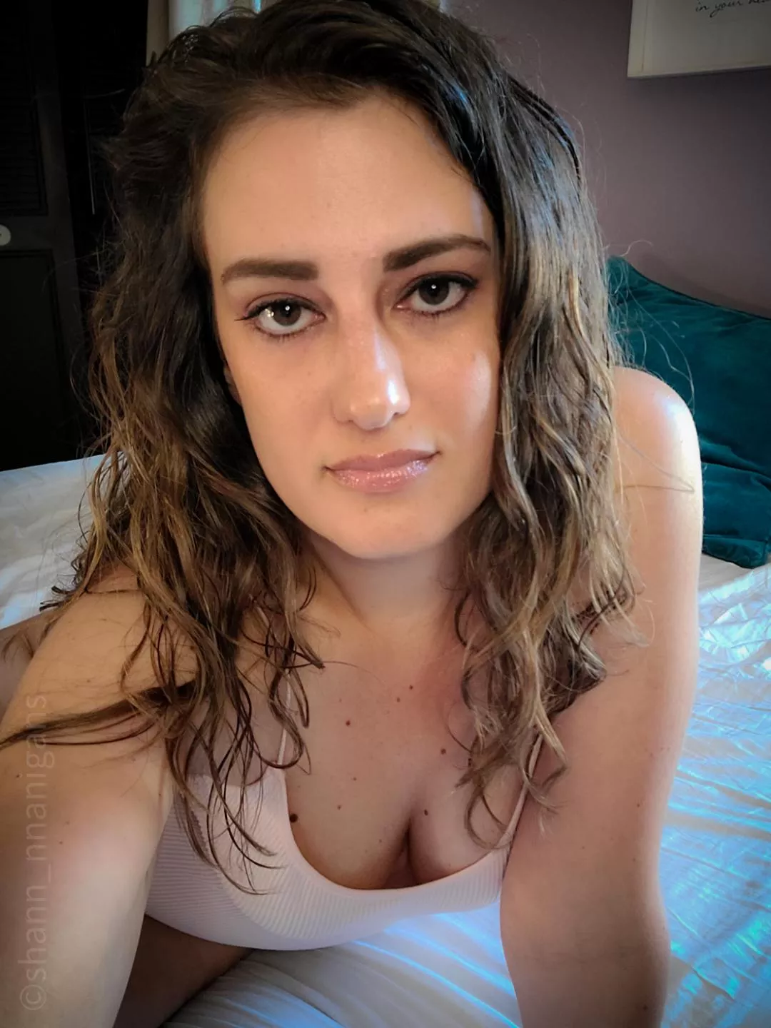 I can make you cum with my clothes on. I can make you cum with my clothes on.