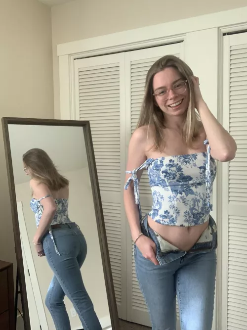 I can tell you're checkin me out ;)