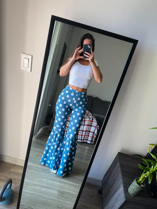 I can’t get over these pants 😍 [f]