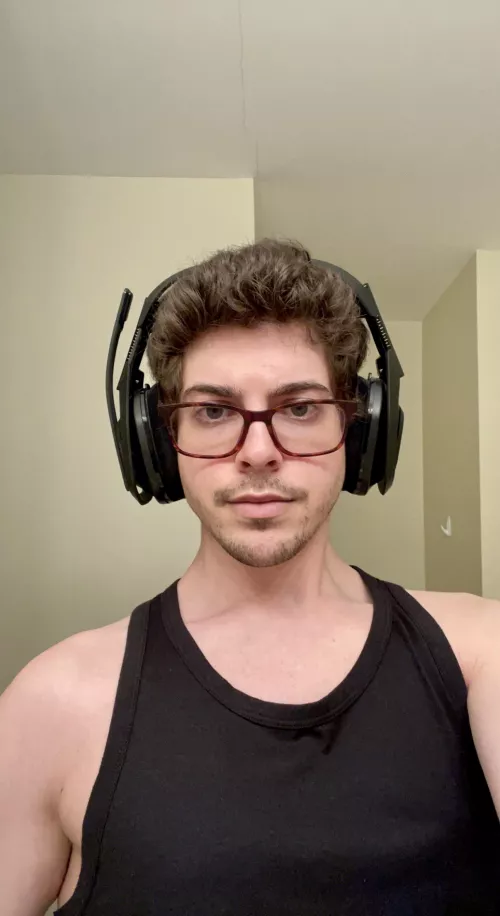 I canβt sleep because gaming is life