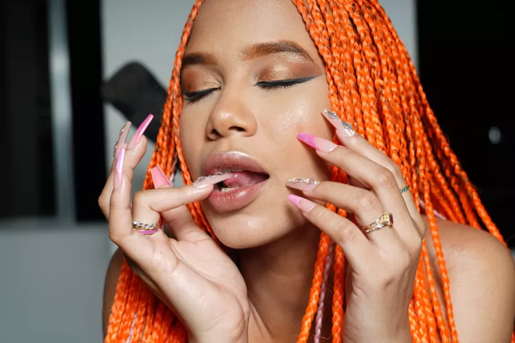 I can't taste my lips, could you do it for me?🥰