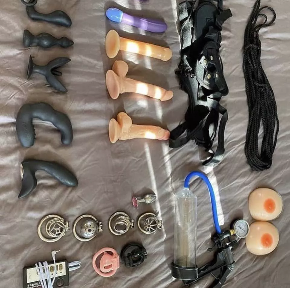 I can’t wait to use all these toys on you , hit me up if you’re submissive to be dominated and explored . Kiik : mistresswhitneyA I can’t wait to use all these toys on you , hit me up if you’re submissive to be dominated and explored . Kiik : mistresswhitneyA