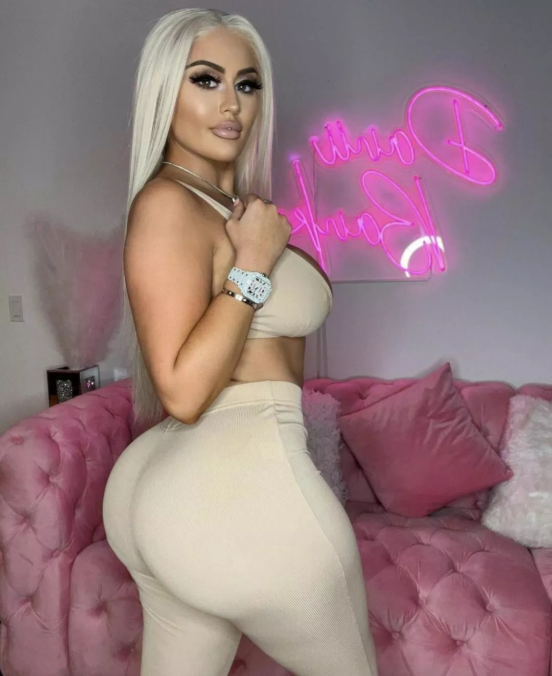 I could stare at Danii all day