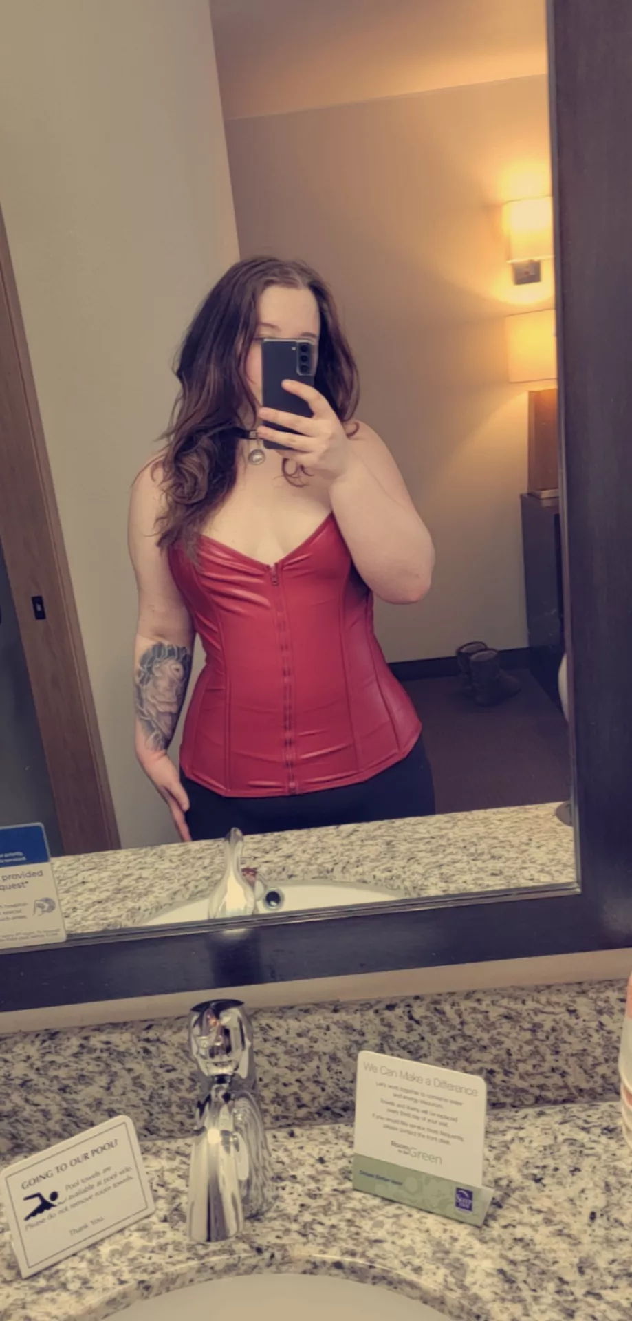 I could wrap my legs around you as tight as this corset is around my waist if you'd like 😏💋🔥