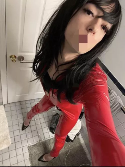 I couldn’t stay away, I needed Mistress Michelle working my ass… so this slut is back! 😘