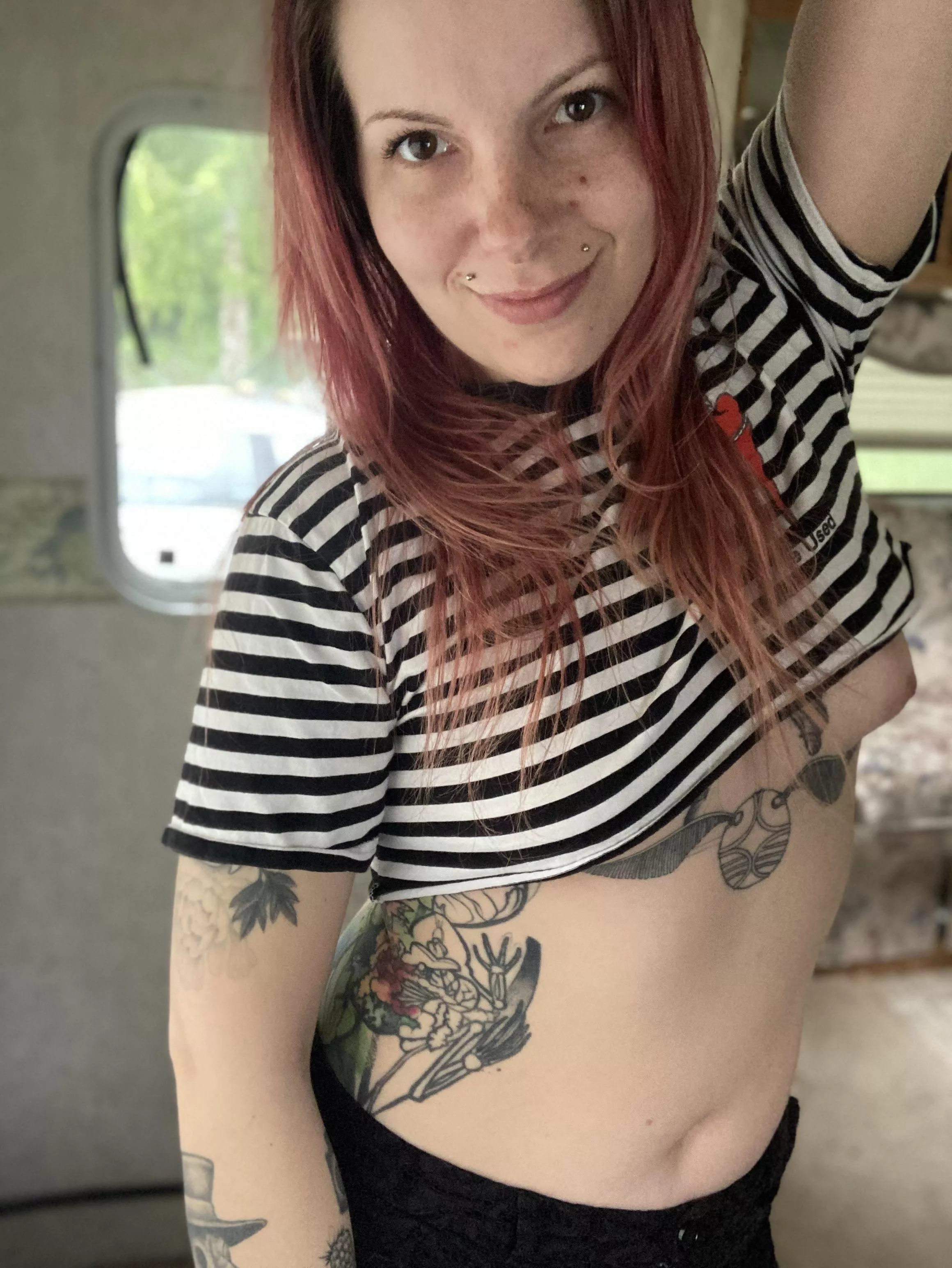 I cut my shirt too short 😣