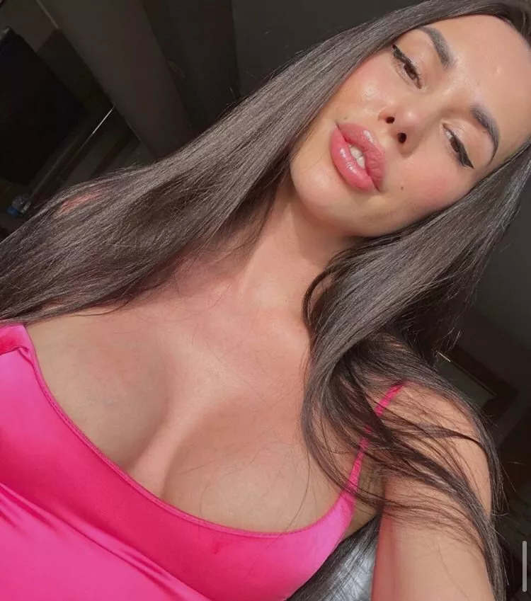 I don’t have a bf to send nudes to, so I’ll just post them for you guys