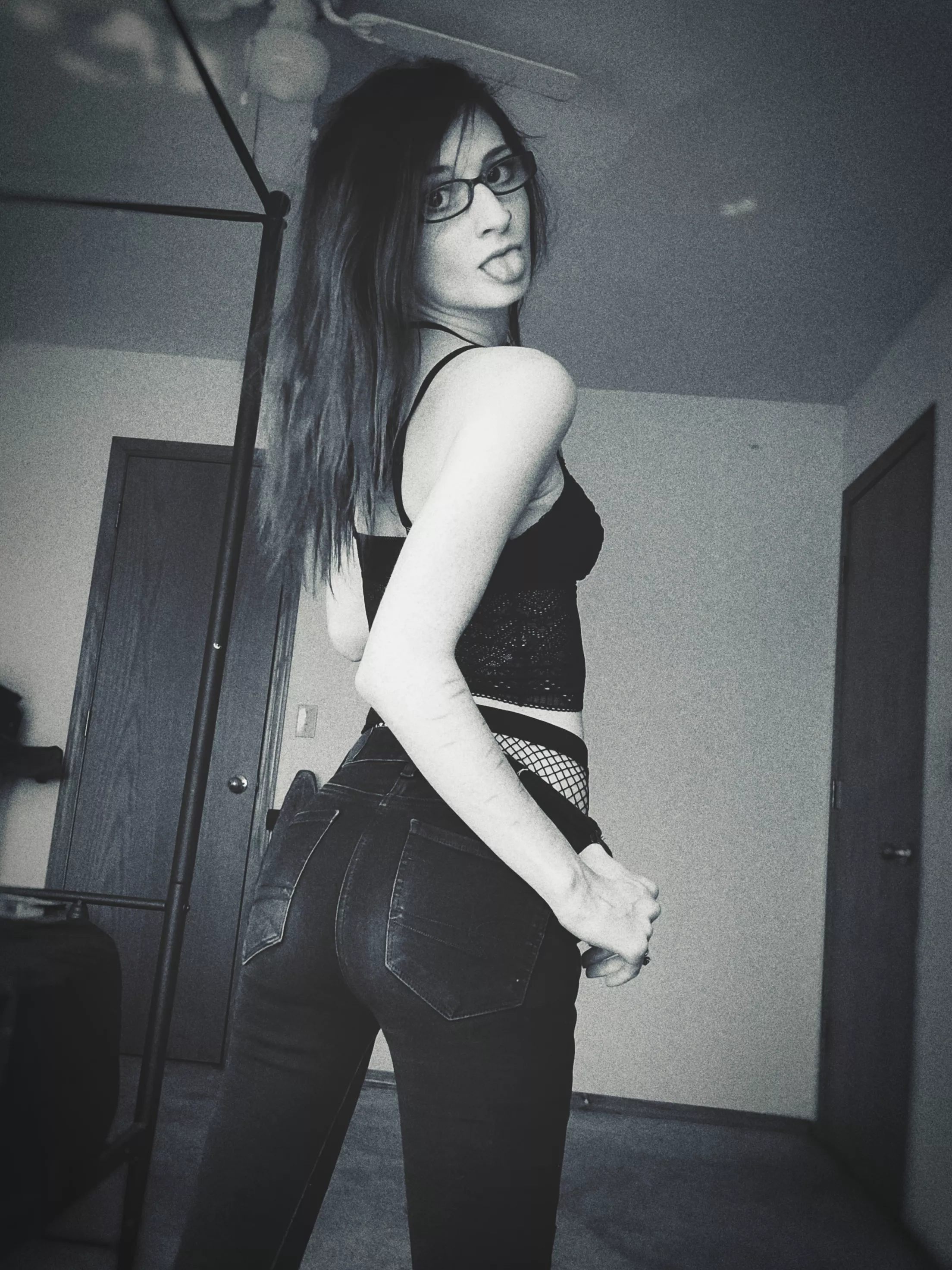 I feel best in black and white [f]