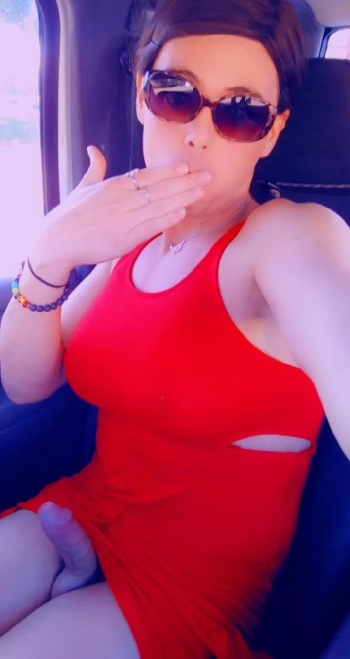 I forgot to wear panties under my little red dress 🤷‍♀️🍆🌈