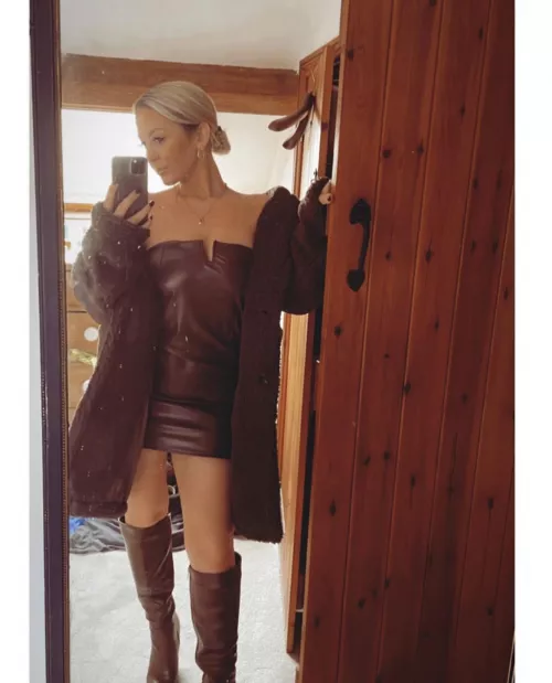 I fucking love stamping on beta males 🤣🖕🏻