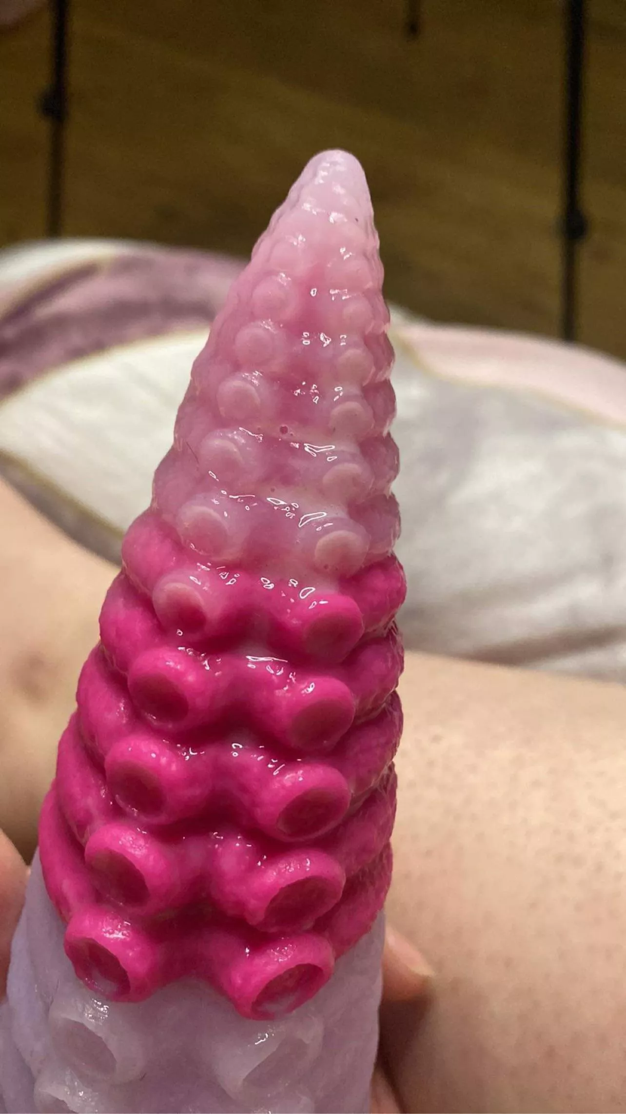 I got a new dildo. I came so hard come check it out