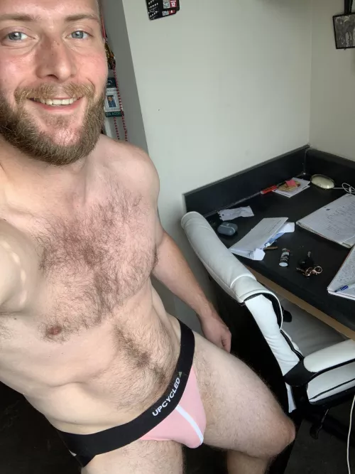 I got banned from r/bigonewild … well here go gays I guess the girls can’t have me because some troll.