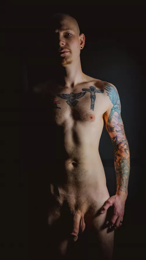 I got some really nice feedback on my last artsy shot, so here’s another 😁