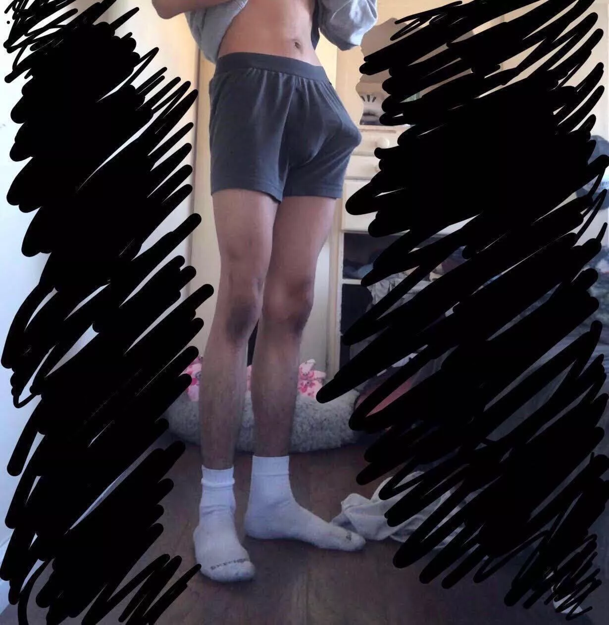 i guess you can say that a lot of people stare at me in the lockers