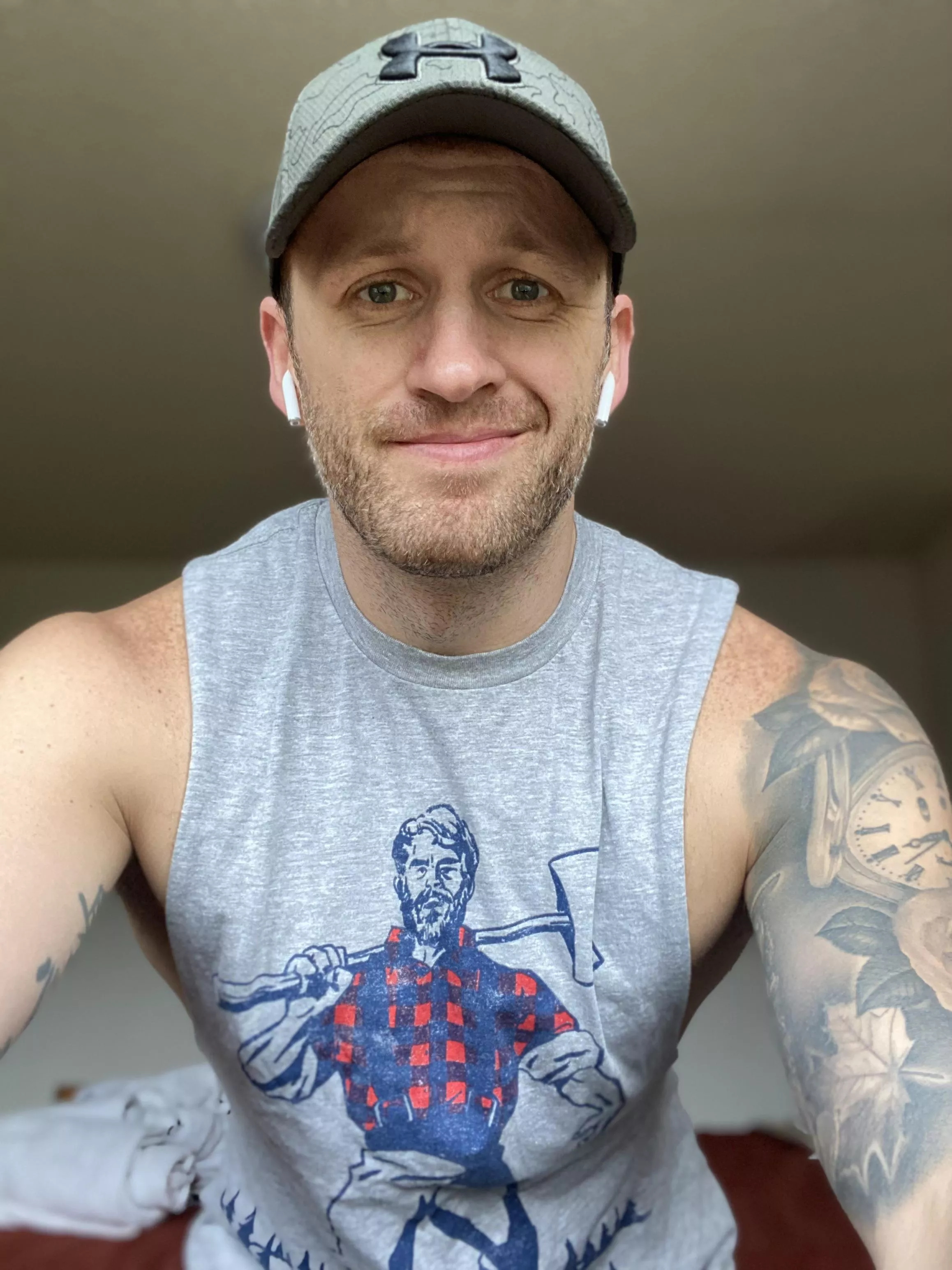 I had a busy day and almost missed my cake day. How’s it going guys?