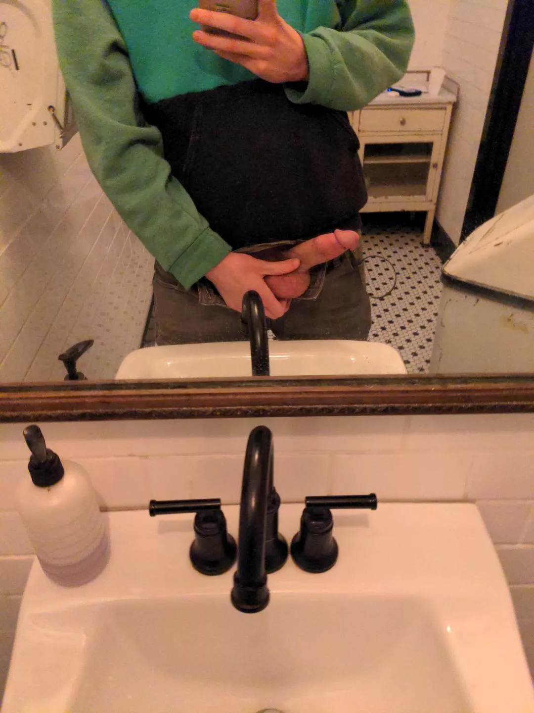 I had a hunch my cock would look good in this mirror....I wasn't wrong 😈