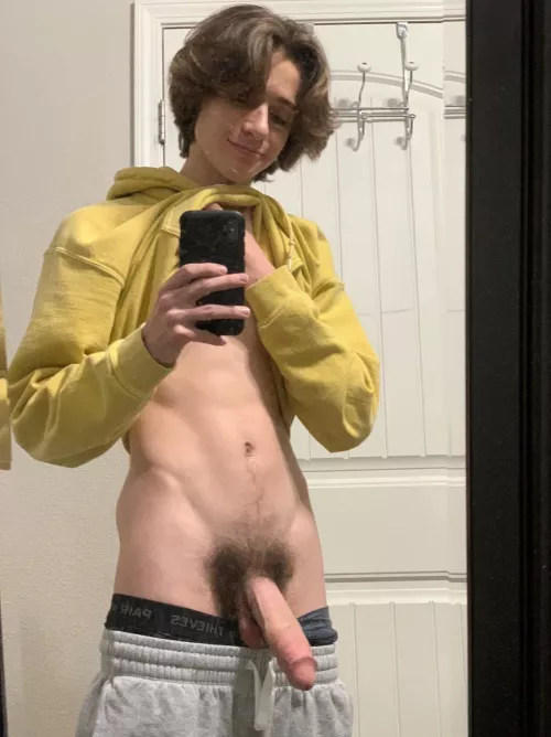 I hate the cold but at least I get to wear my hoodie π