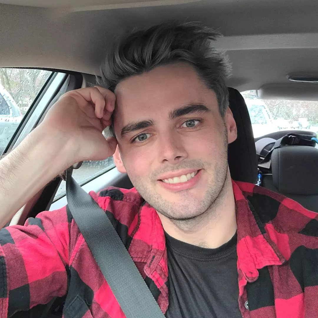 I have no idea what my hair is doing anymore I have no idea what my hair is doing anymore