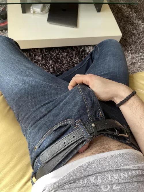 I have no underwear, you think it’s a problem ? Dm me for more maybe :p