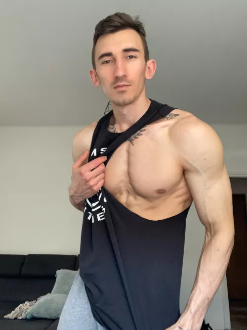 I have to start smiling for selfiesπ