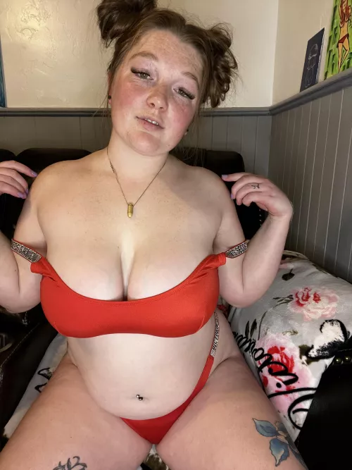 I hear busty women are your type🥵