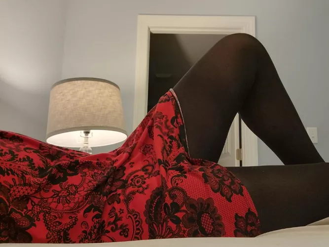 I heard you like dark pantyhose ;)