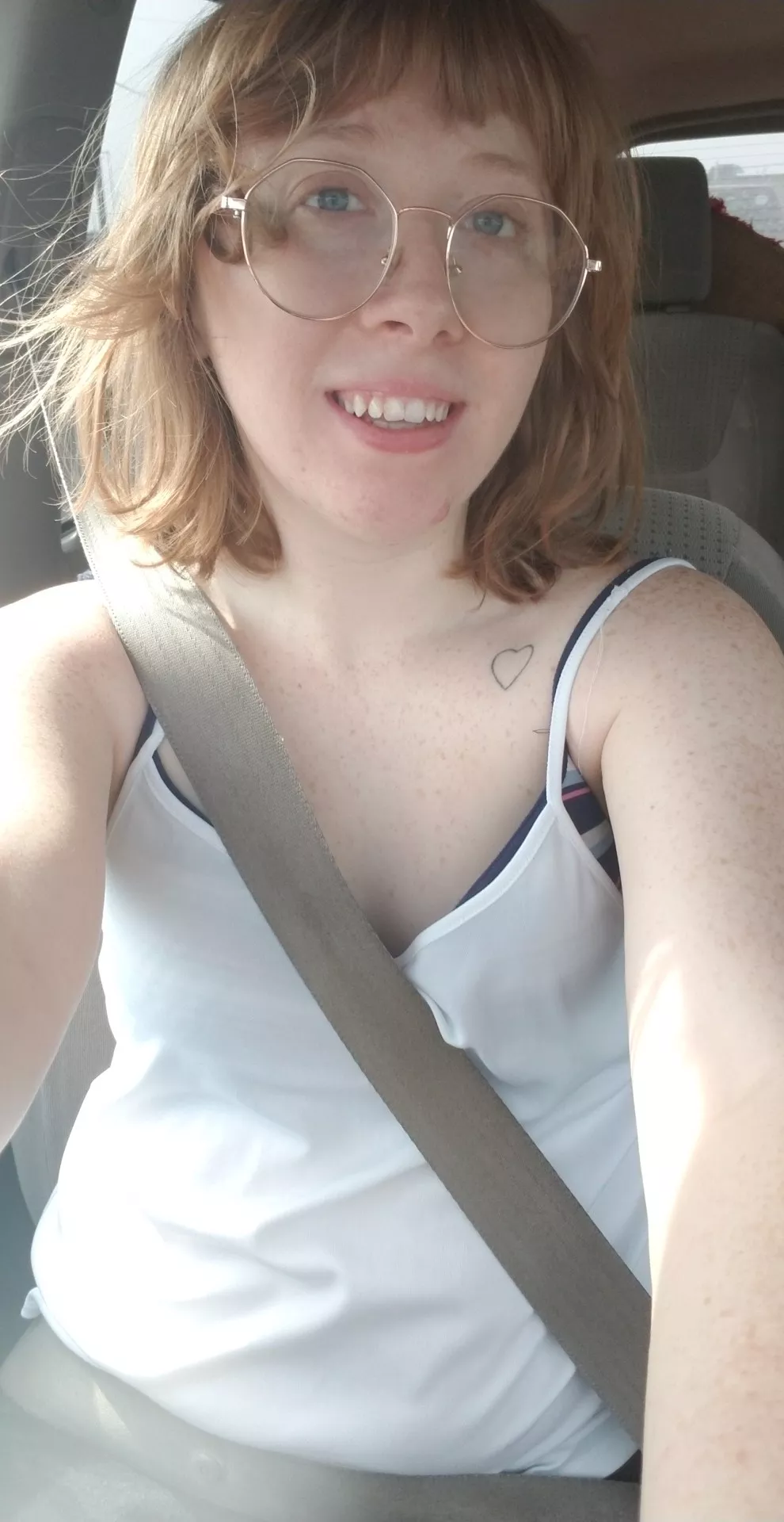 I hope everyone has a good day or night :) I'm in a good mood [F25]