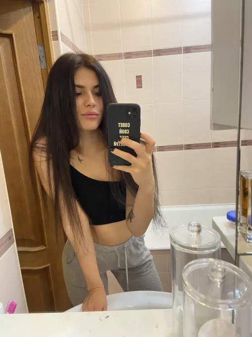 I hope that the 5 guys who see this like my petite body 💕