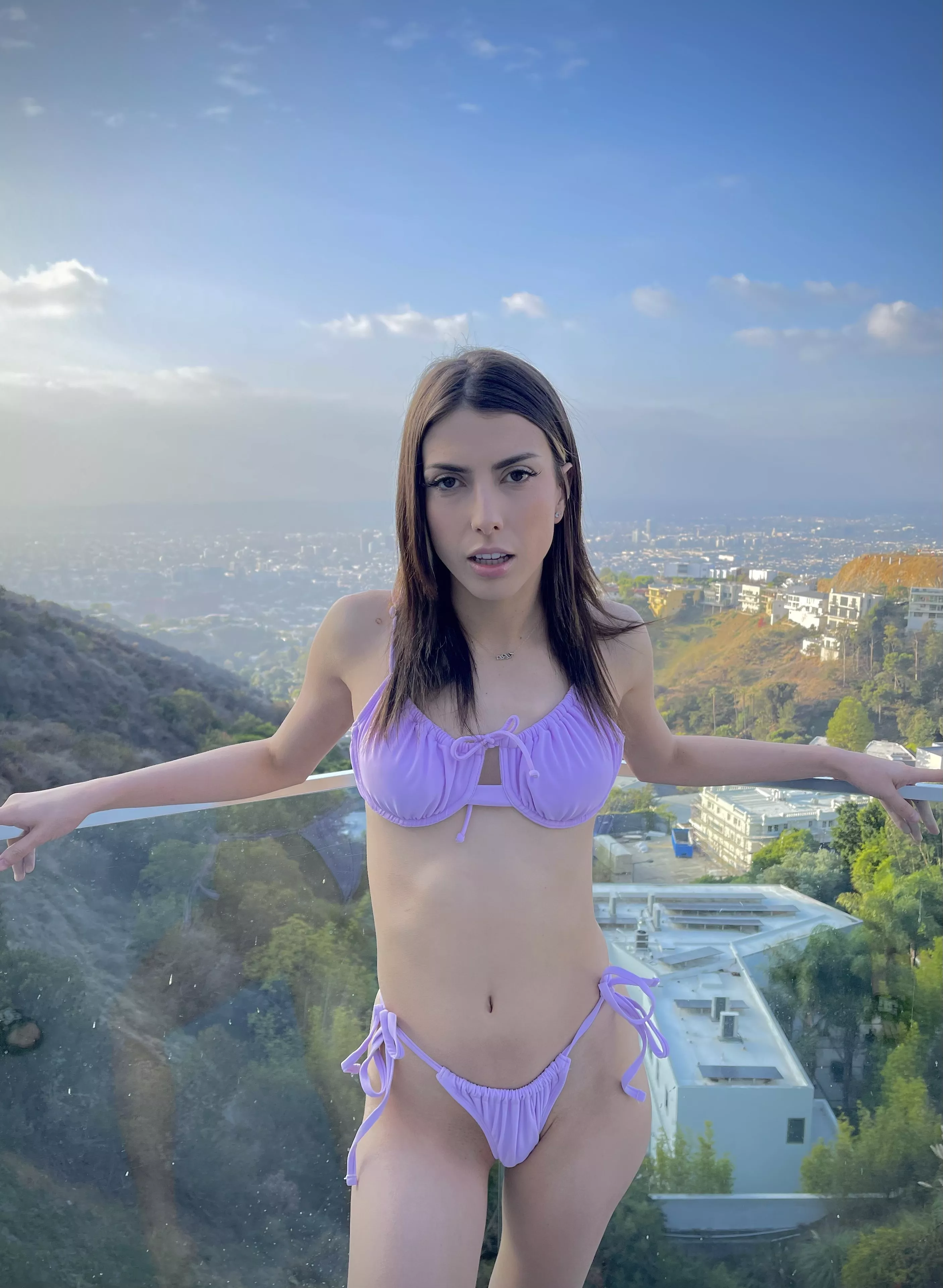 I hope you like young and horny babe?💦😈