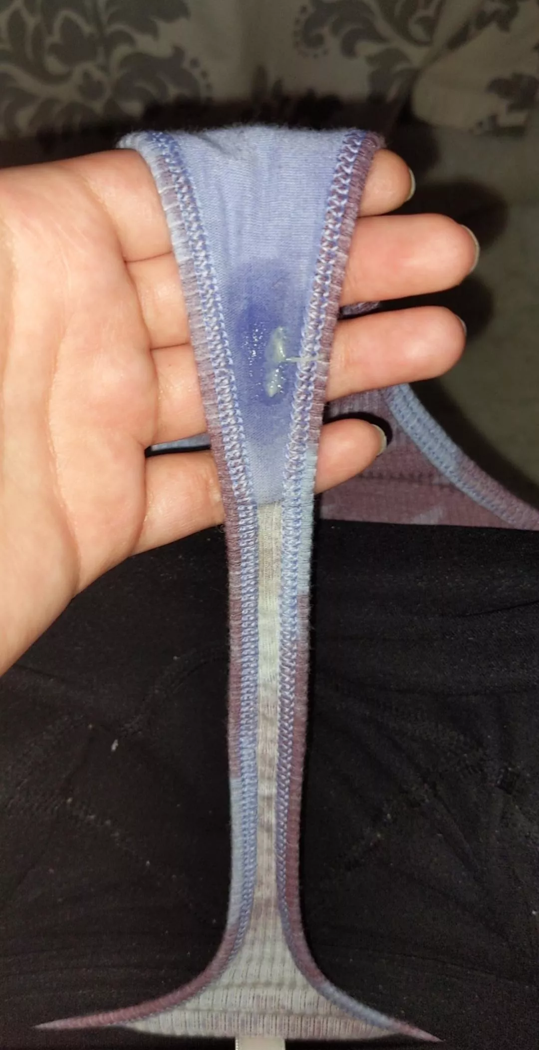 🍭 I just put these on but I also let out a few toots so they smell pretty much like my ass 🙊🙊💫💫👁️