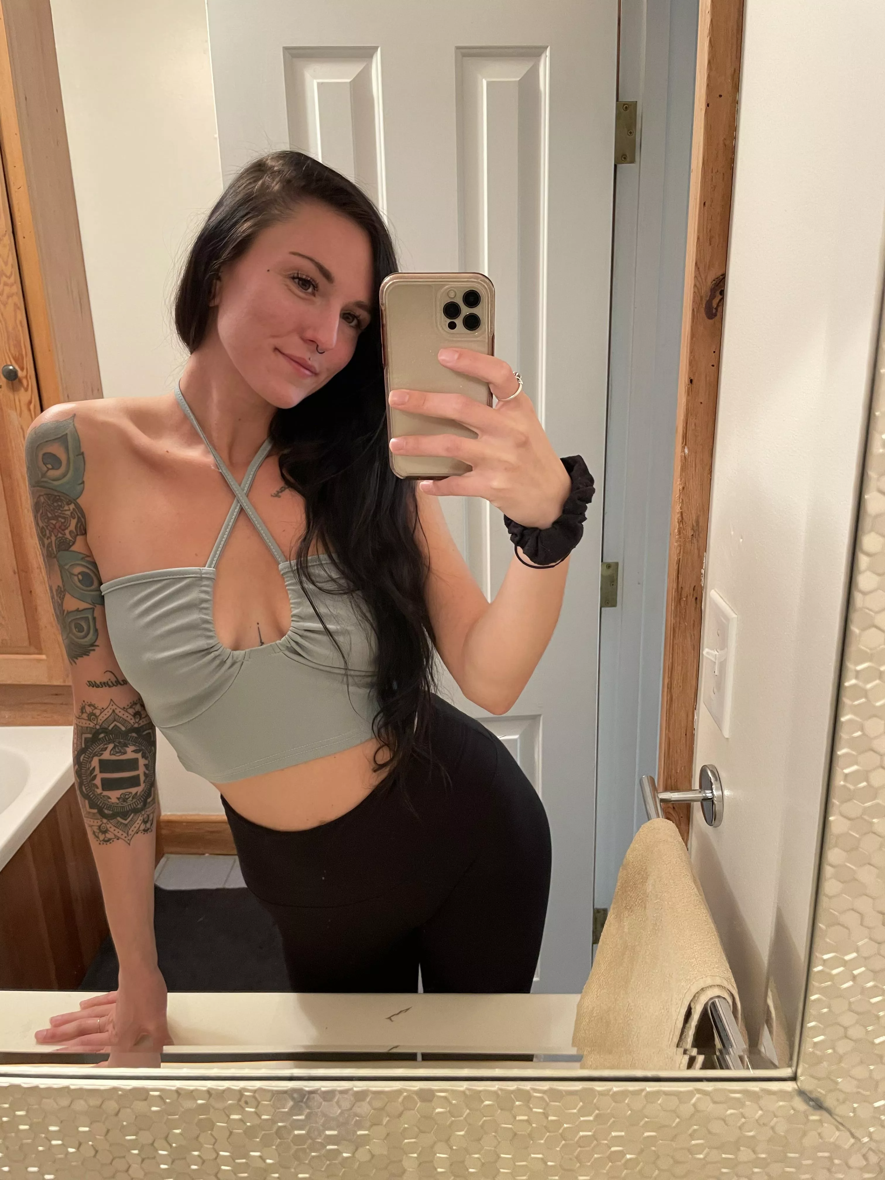 i just wanted to show off my new top 🙃